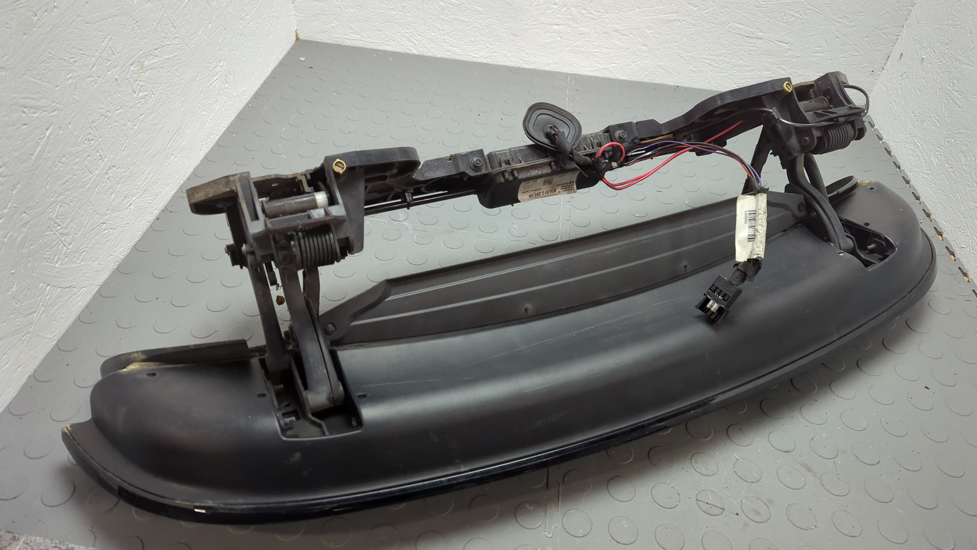 Спойлер переднего бампера