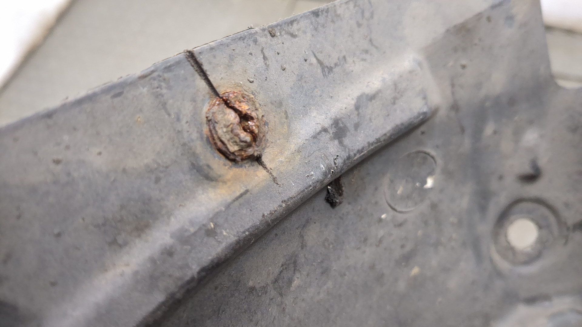 Локер передний левый