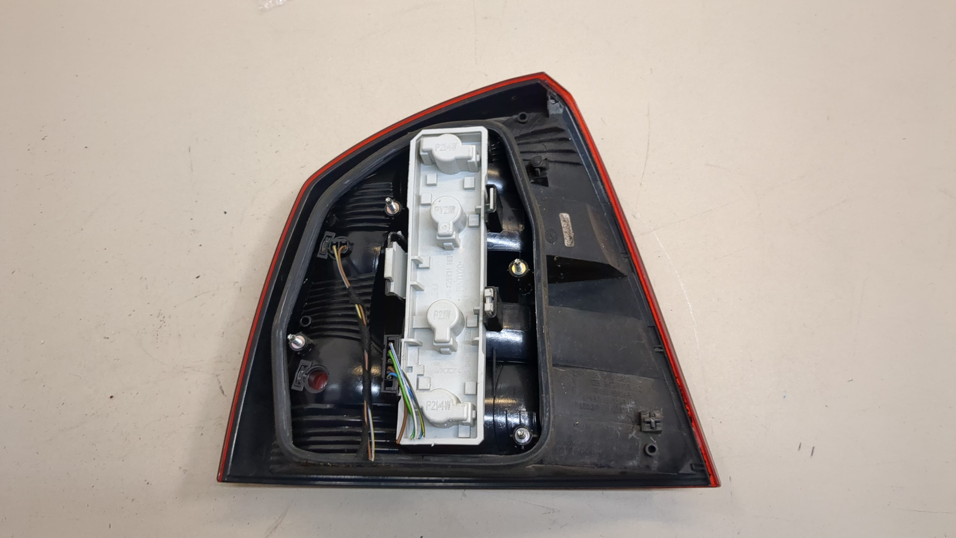 Фонарь задний правый