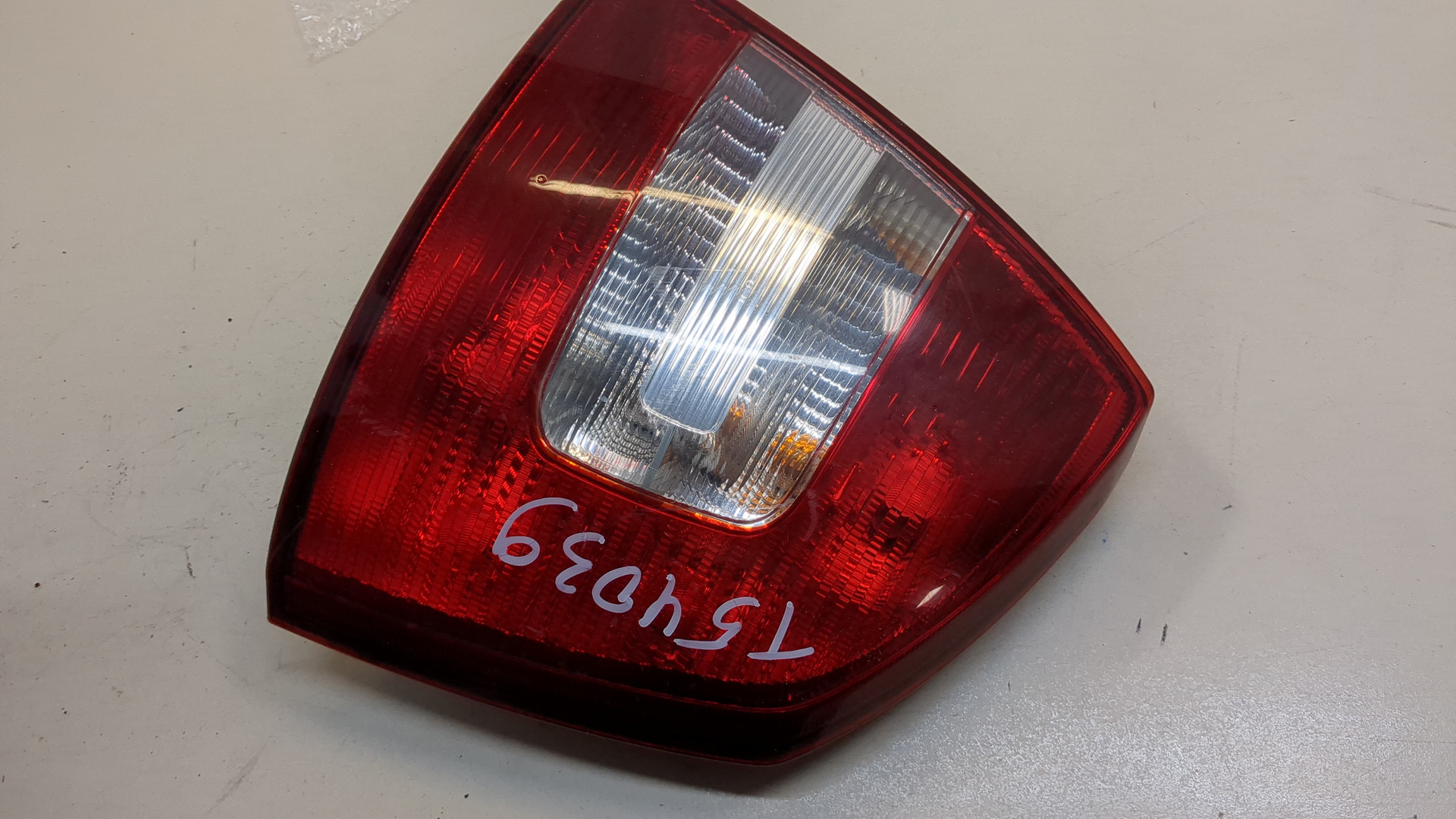 Фонарь задний правый