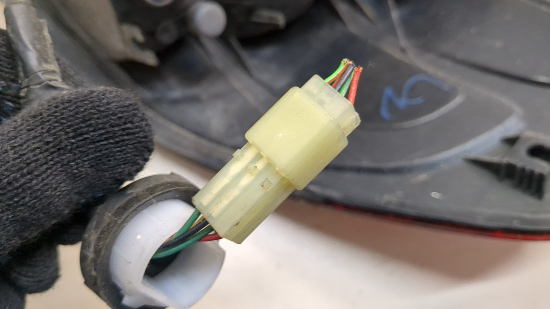 Фонарь задний левый