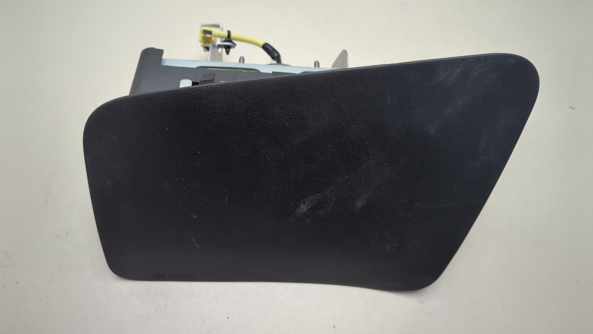 Подушка безопасности пассажирская (в торпедо)