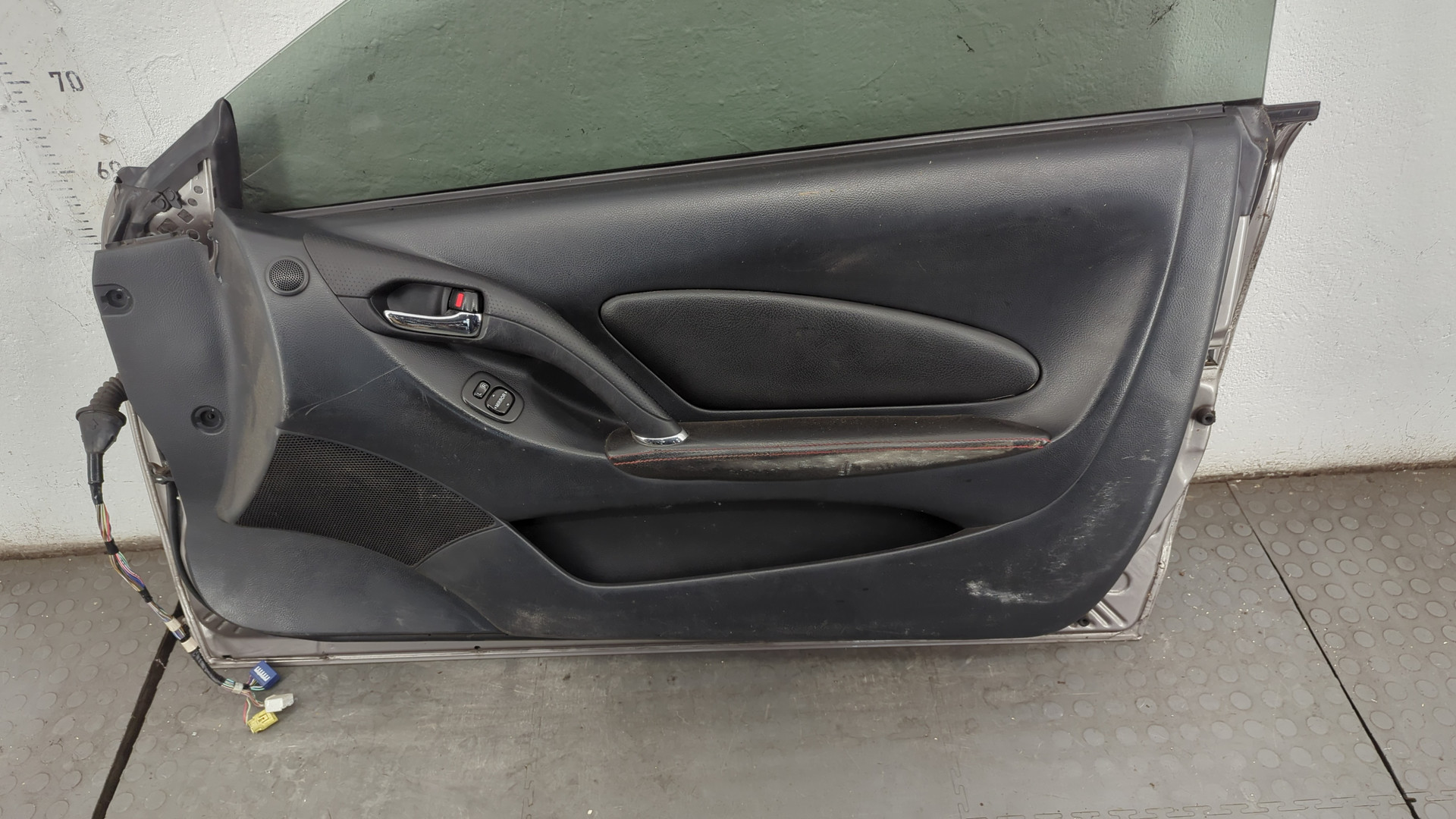 Дверь передняя правая