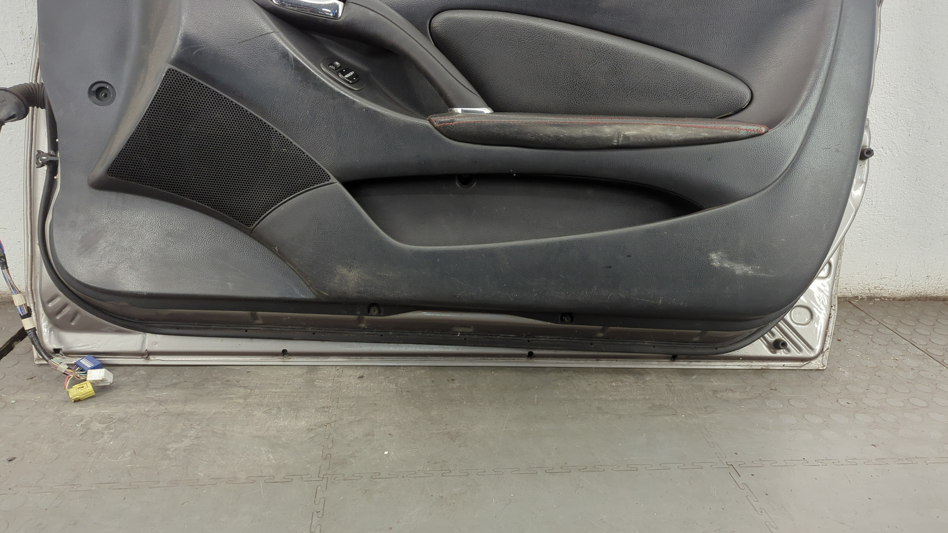 Дверь передняя правая