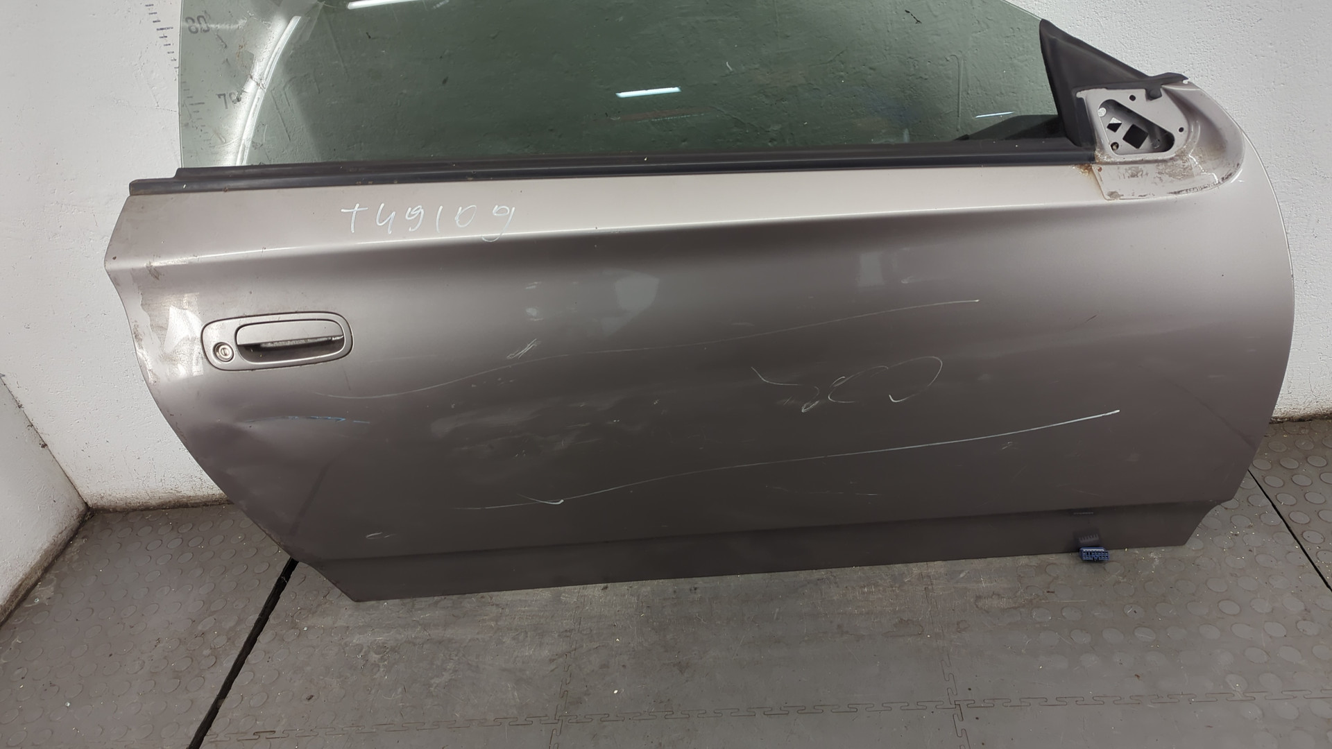 Дверь передняя правая