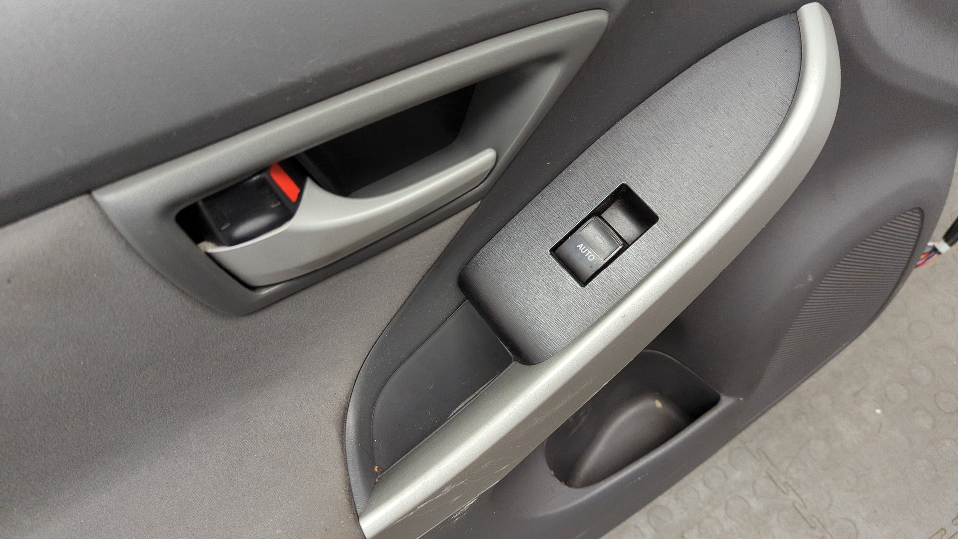 Дверь передняя левая