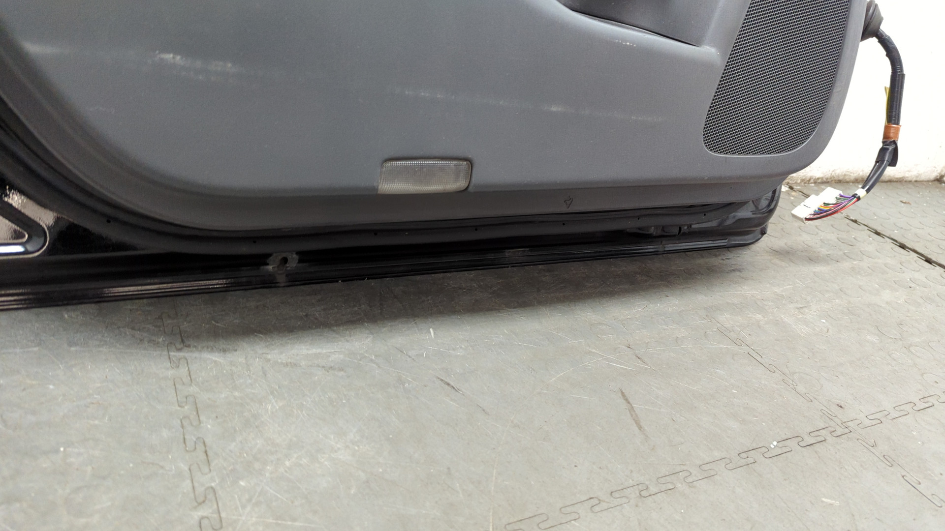 Дверь передняя левая