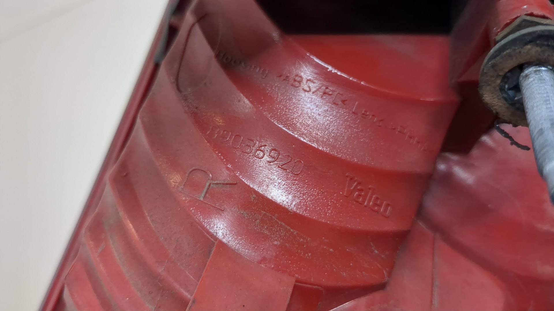 Фонарь задний правый