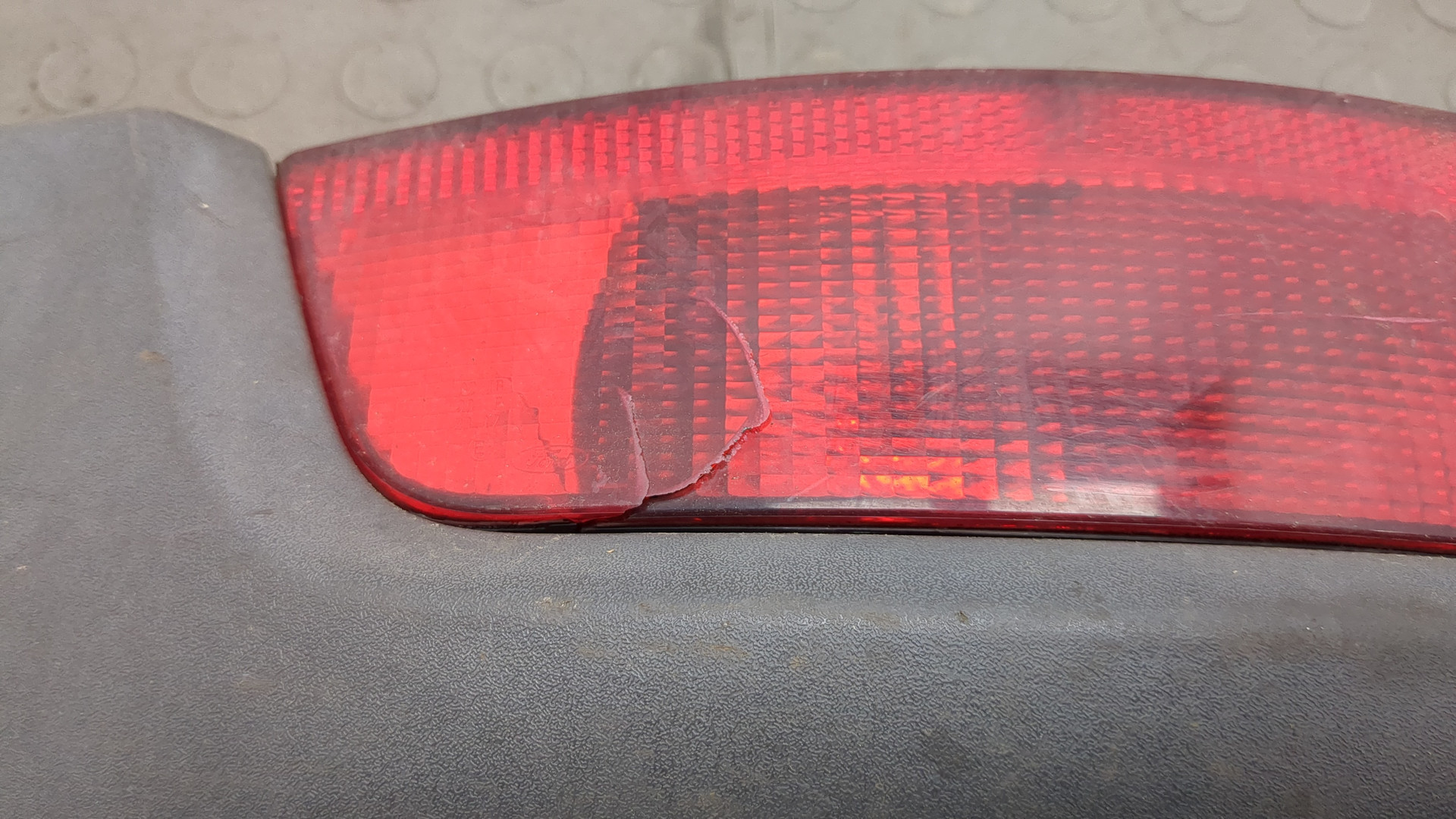 Накладка заднего бампера левая