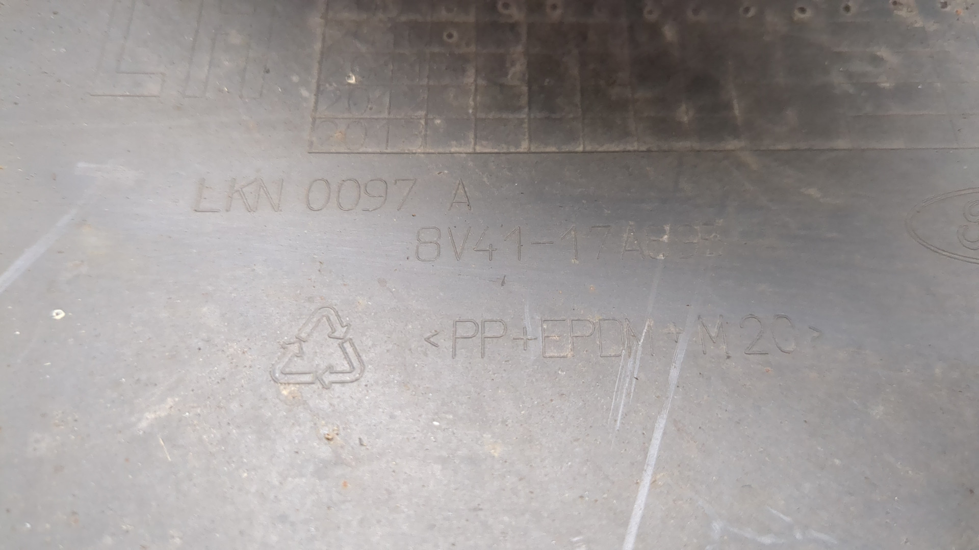 Накладка заднего бампера левая