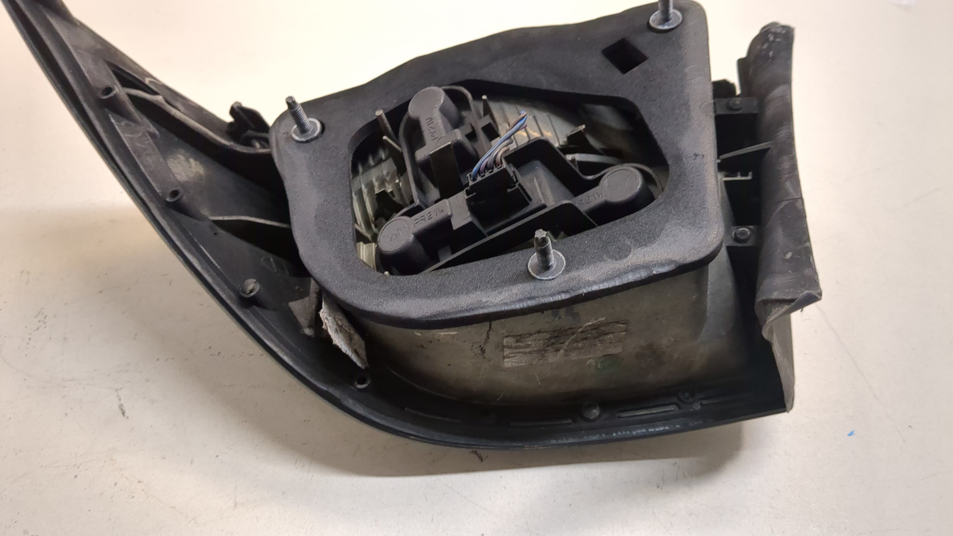 Фонарь задний левый