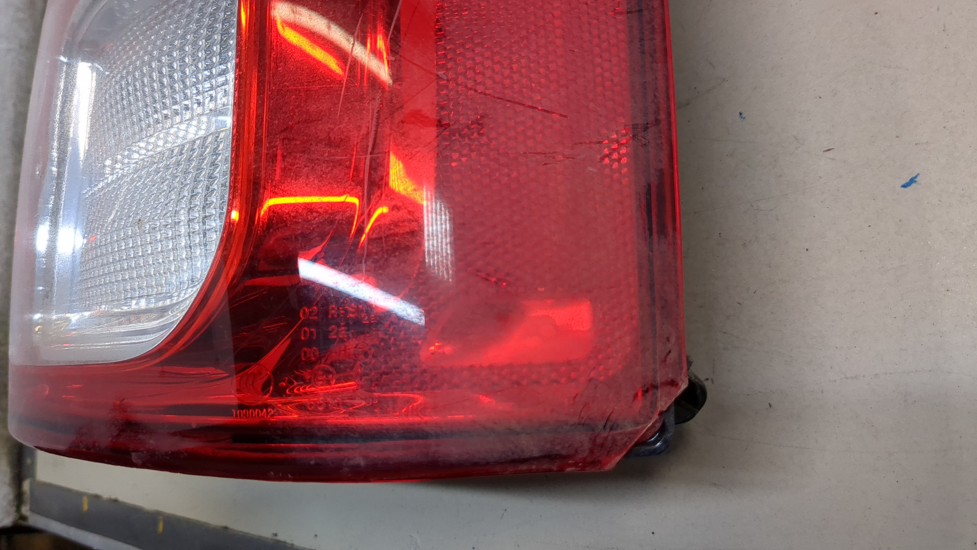 Фонарь задний правый