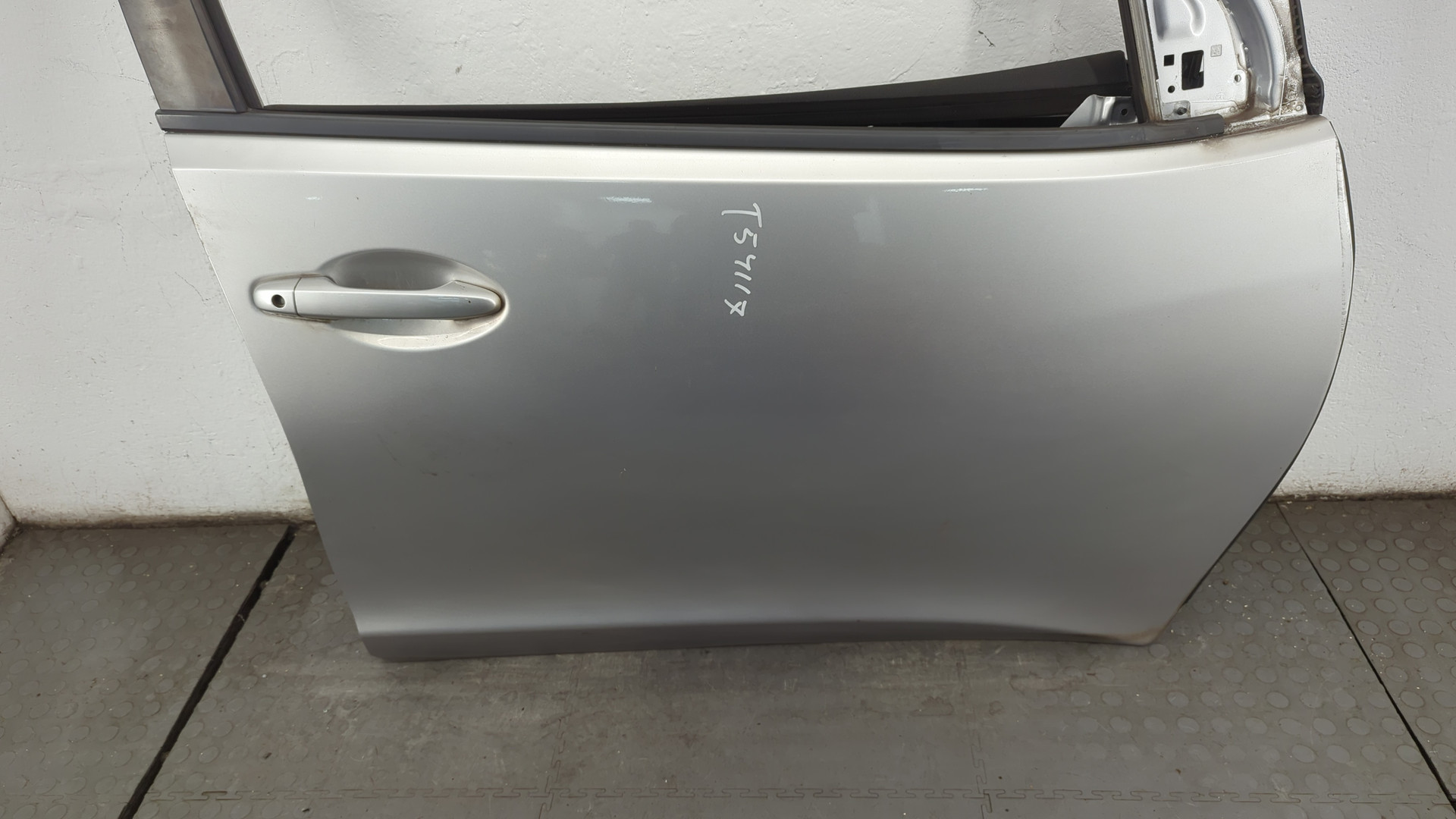 Дверь передняя правая