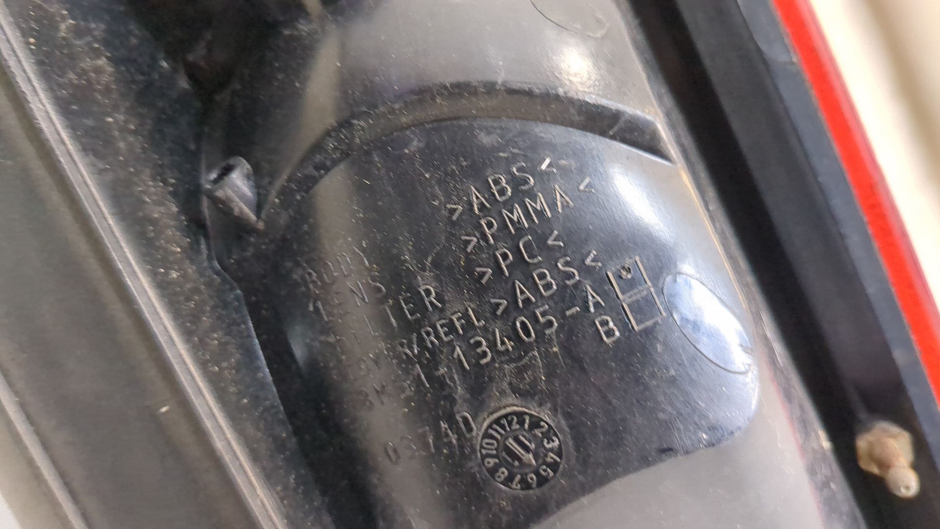 Фонарь задний левый