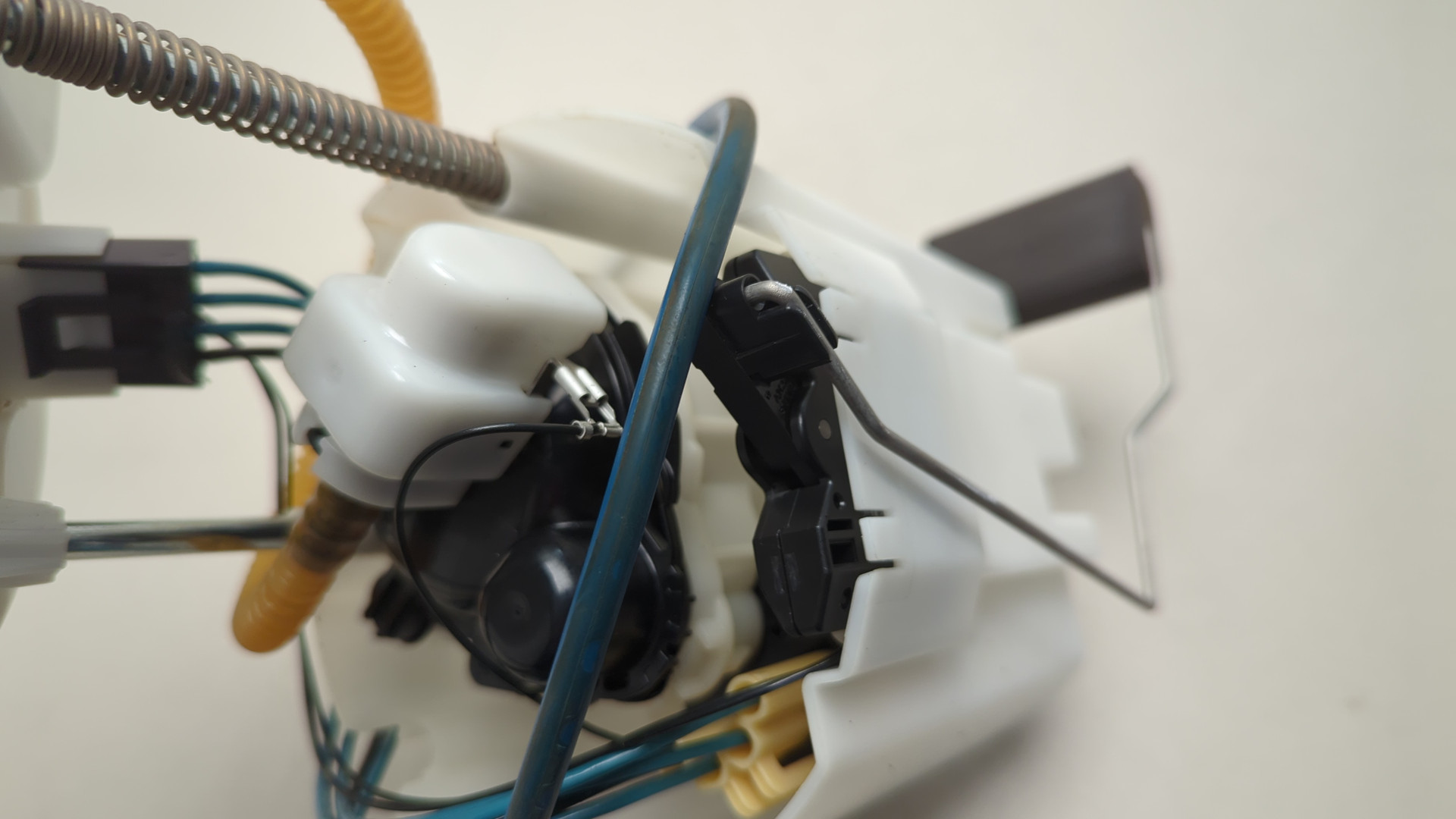 Насос топливный электрический