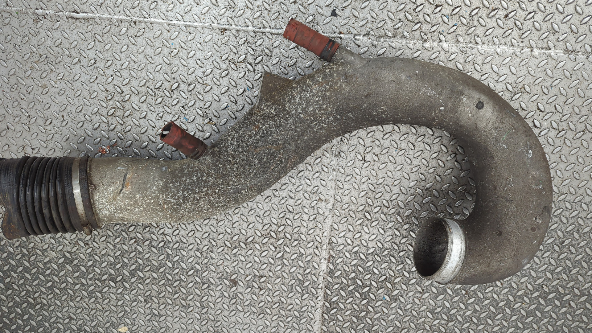 Патрубок интеркулера