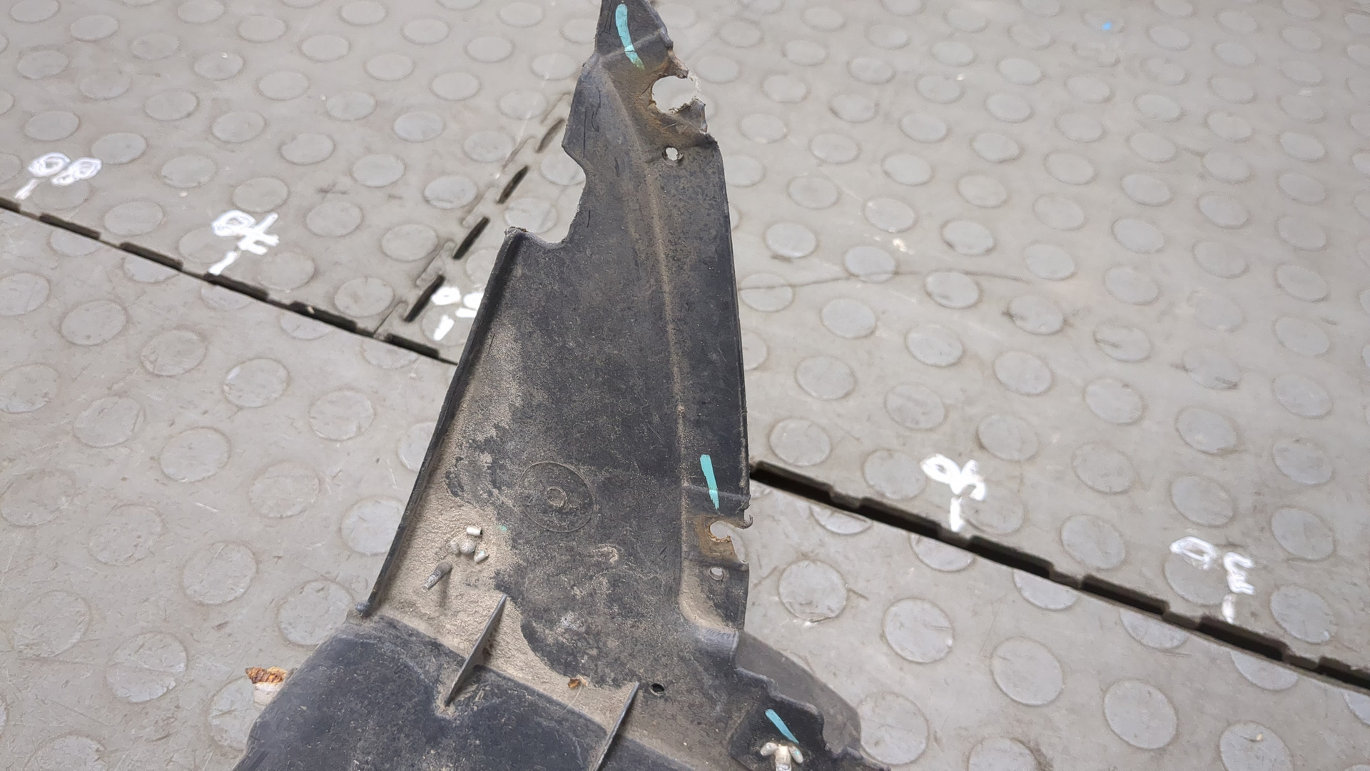 Локер передний правый