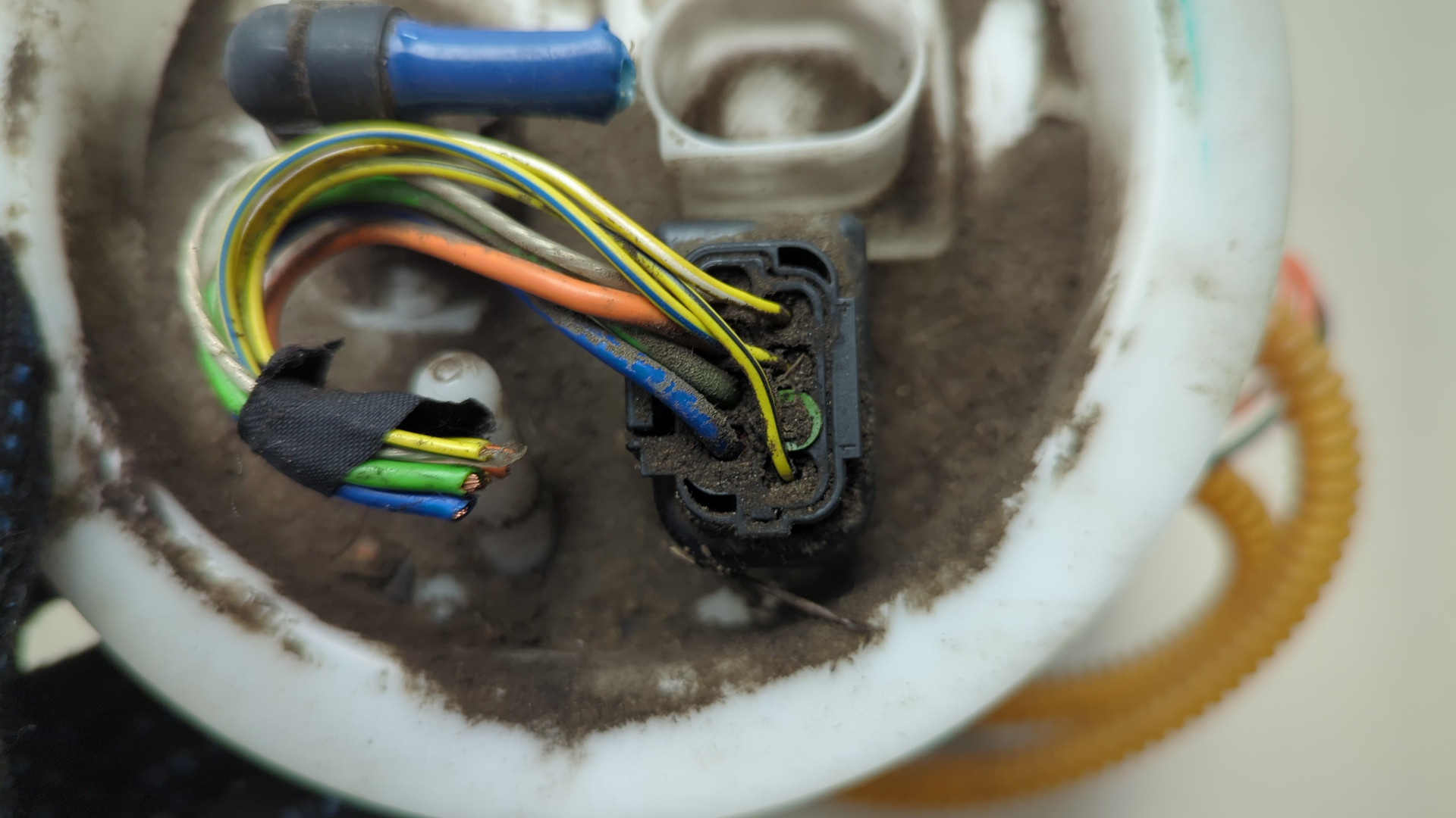 Насос топливный электрический