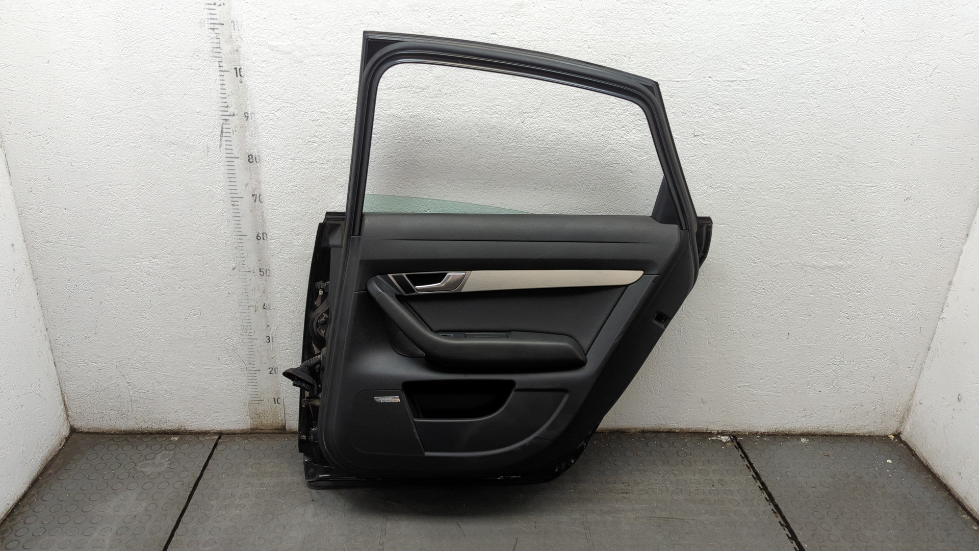 Дверь задняя правая