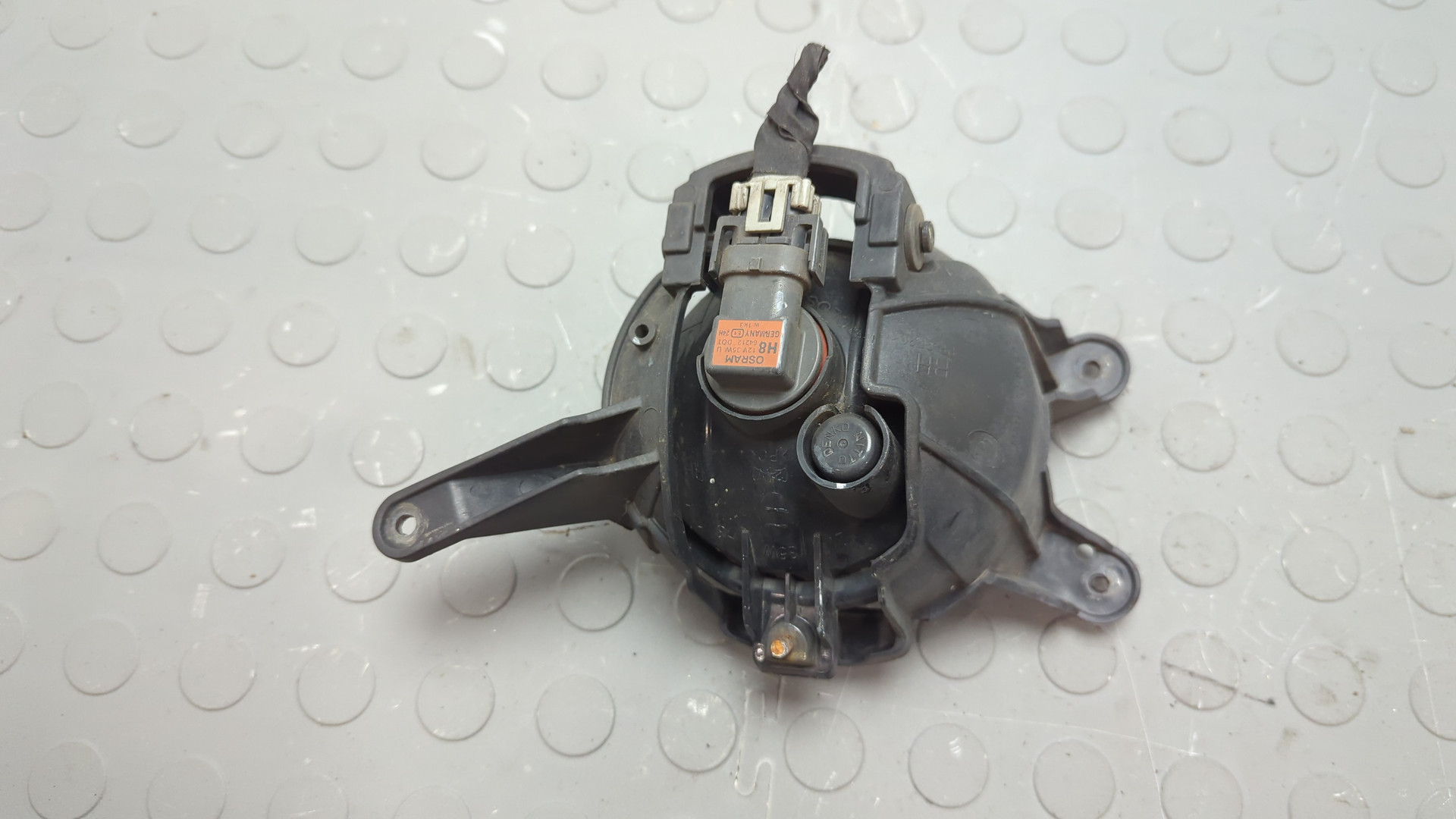 Фара противотуманная правая