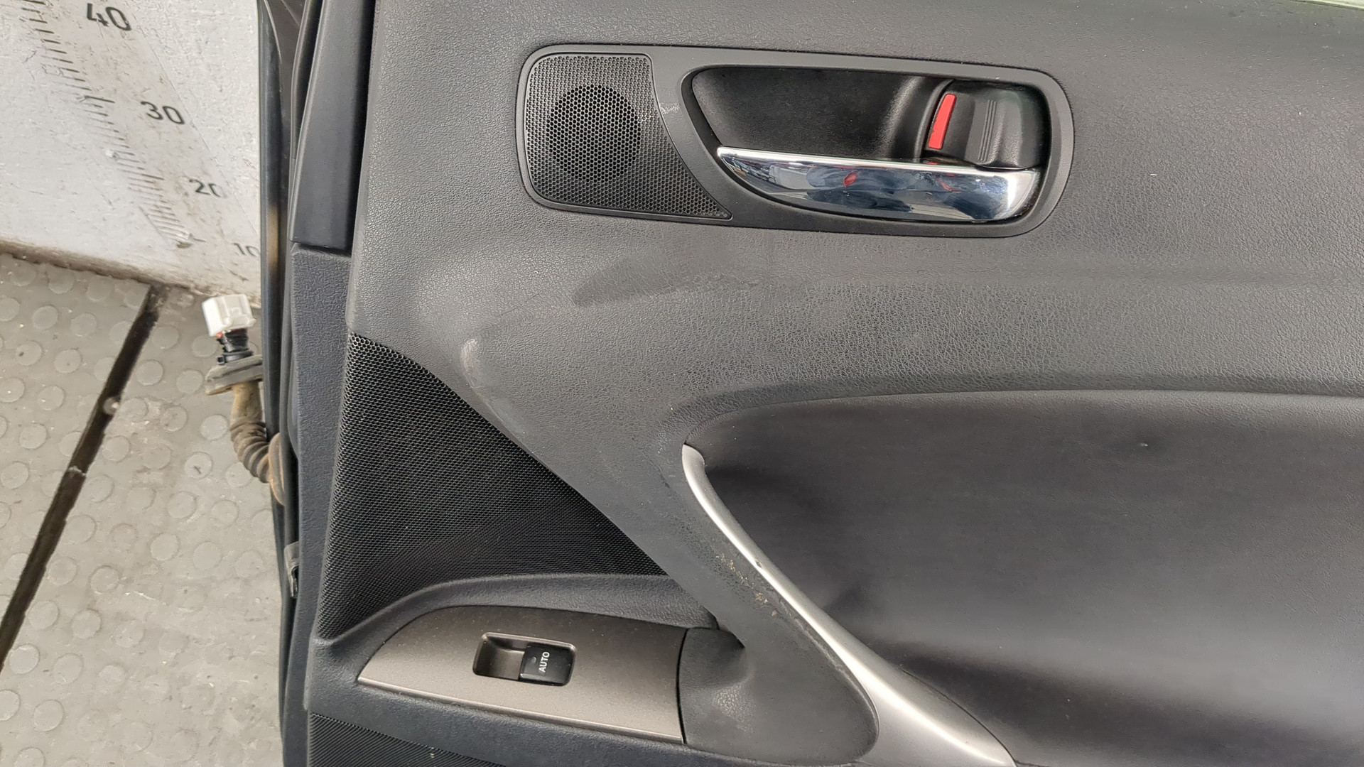 Дверь задняя правая