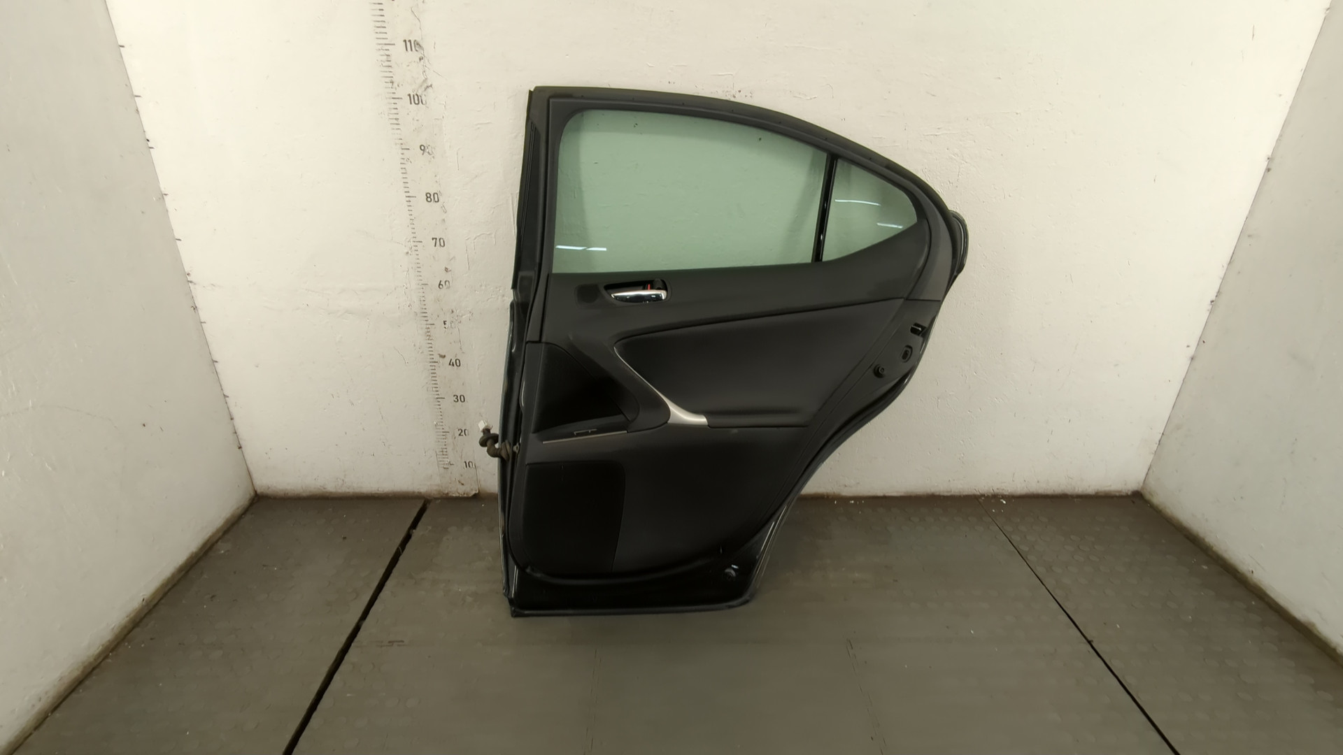 Дверь задняя правая