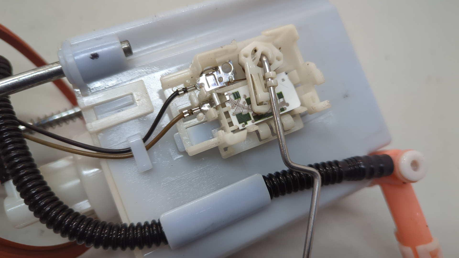 Насос топливный электрический