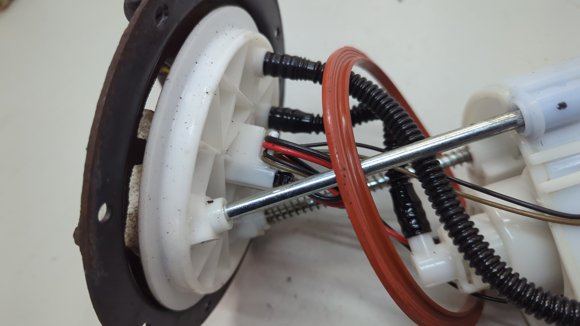 Насос топливный электрический