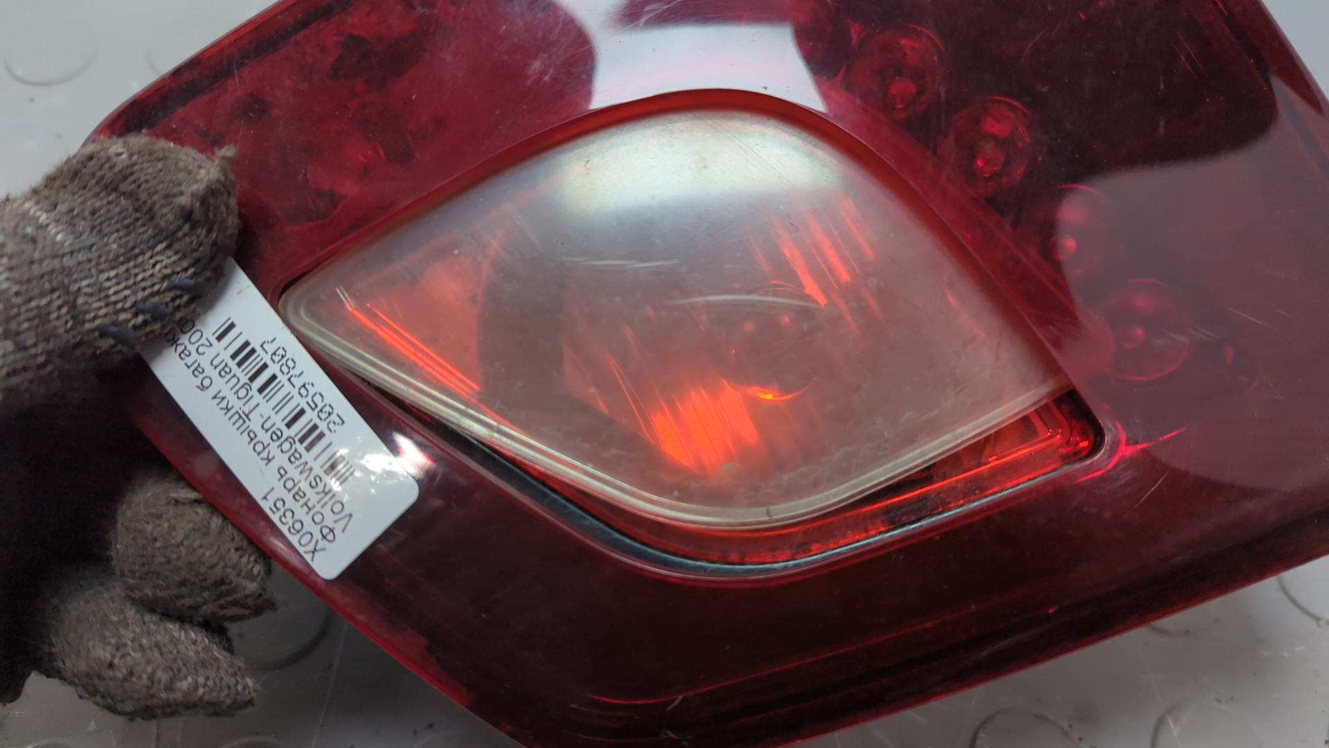 Фонарь задний внутренний левый