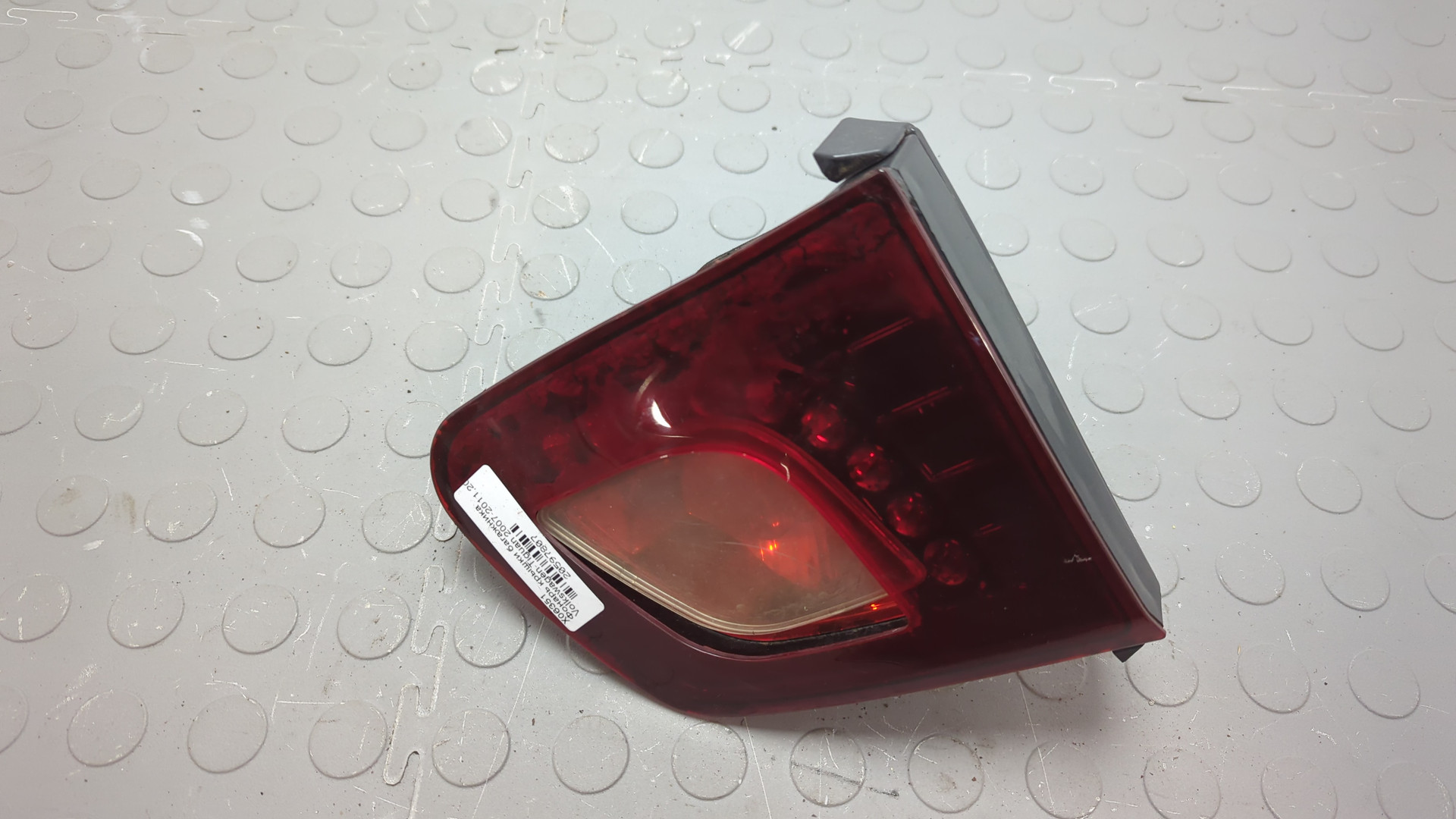 Фонарь задний внутренний левый