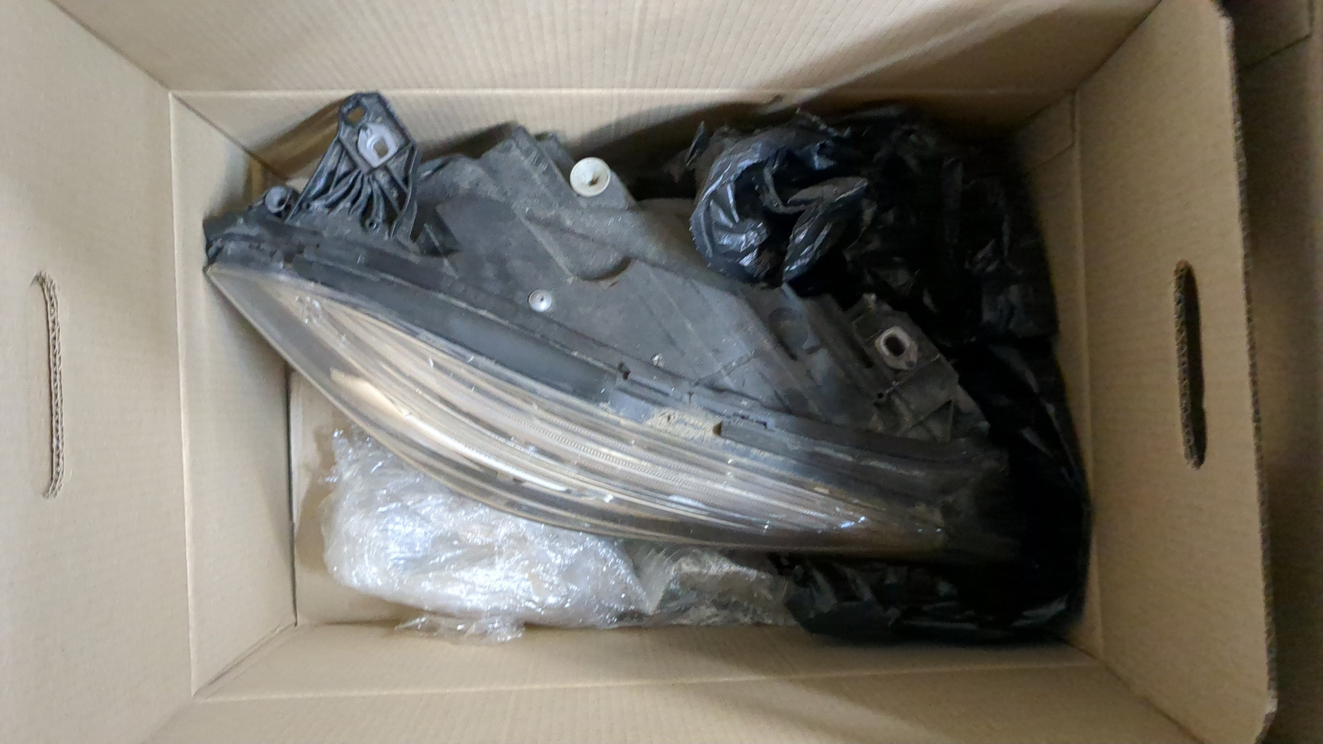 Фара правая