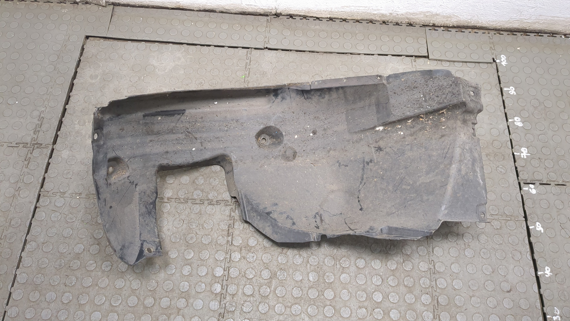 Локер передний левый