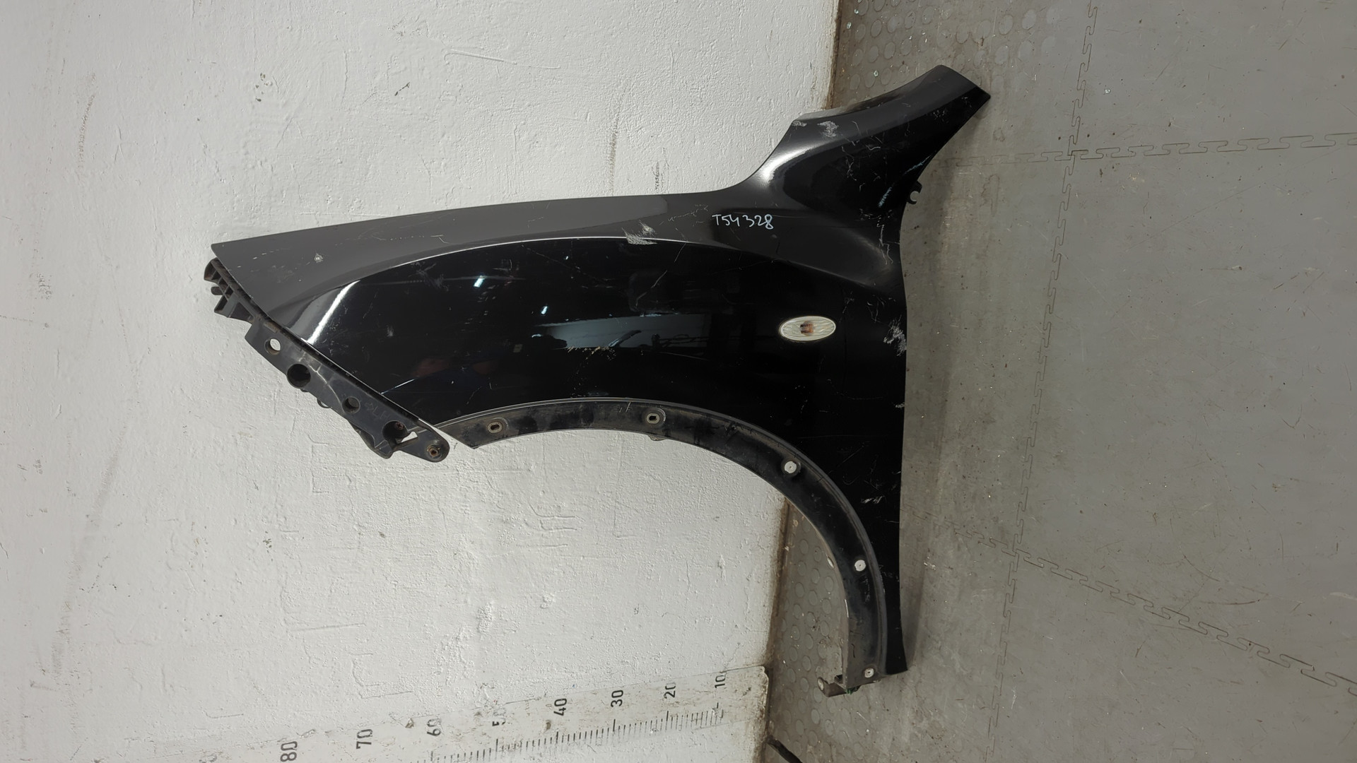 Крыло переднее левое