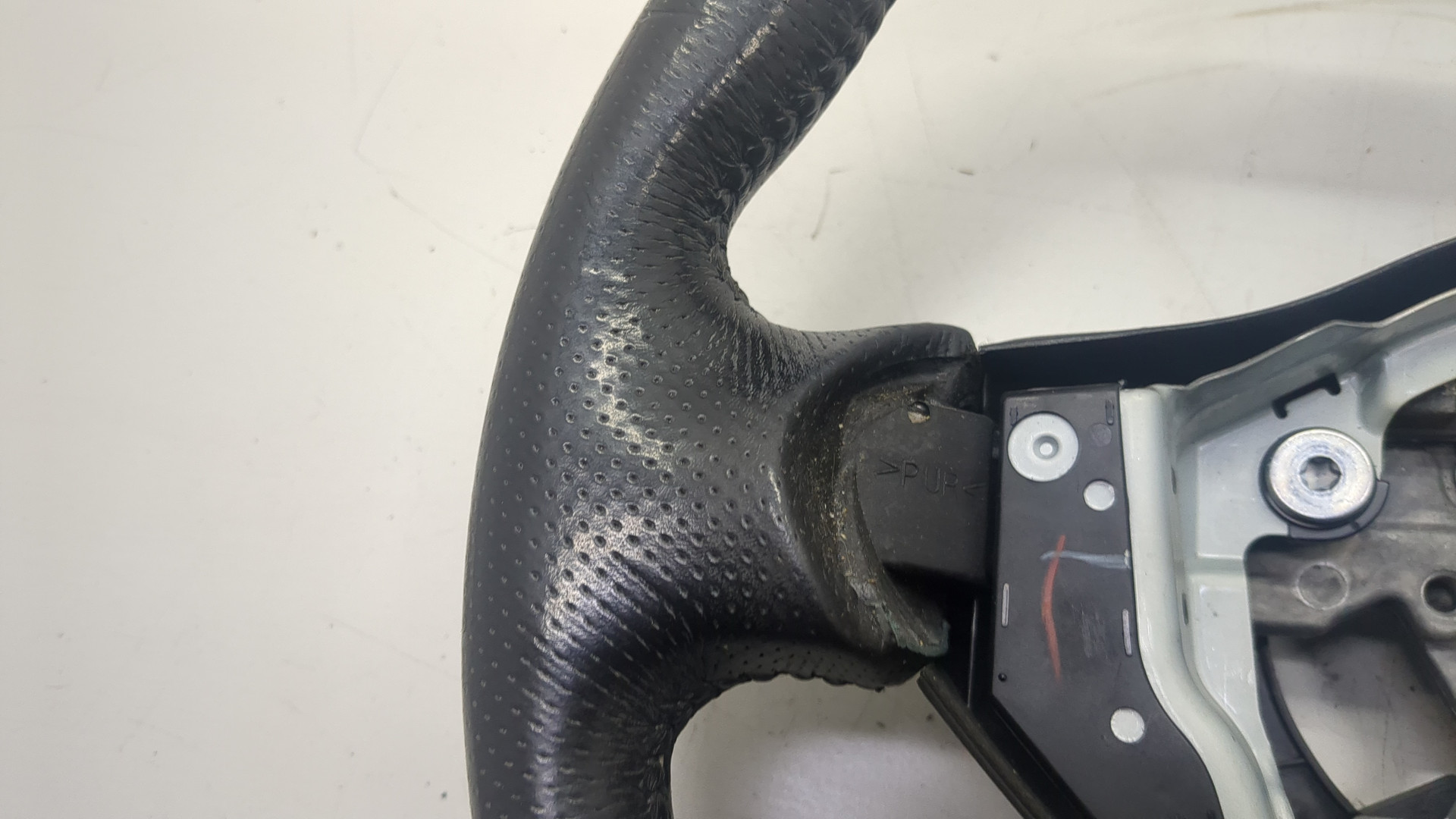 Рулевое колесо (руль)