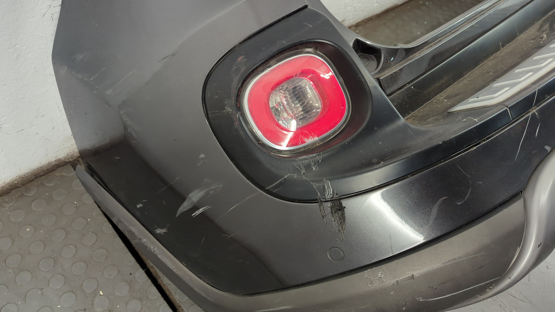 Бампер задний