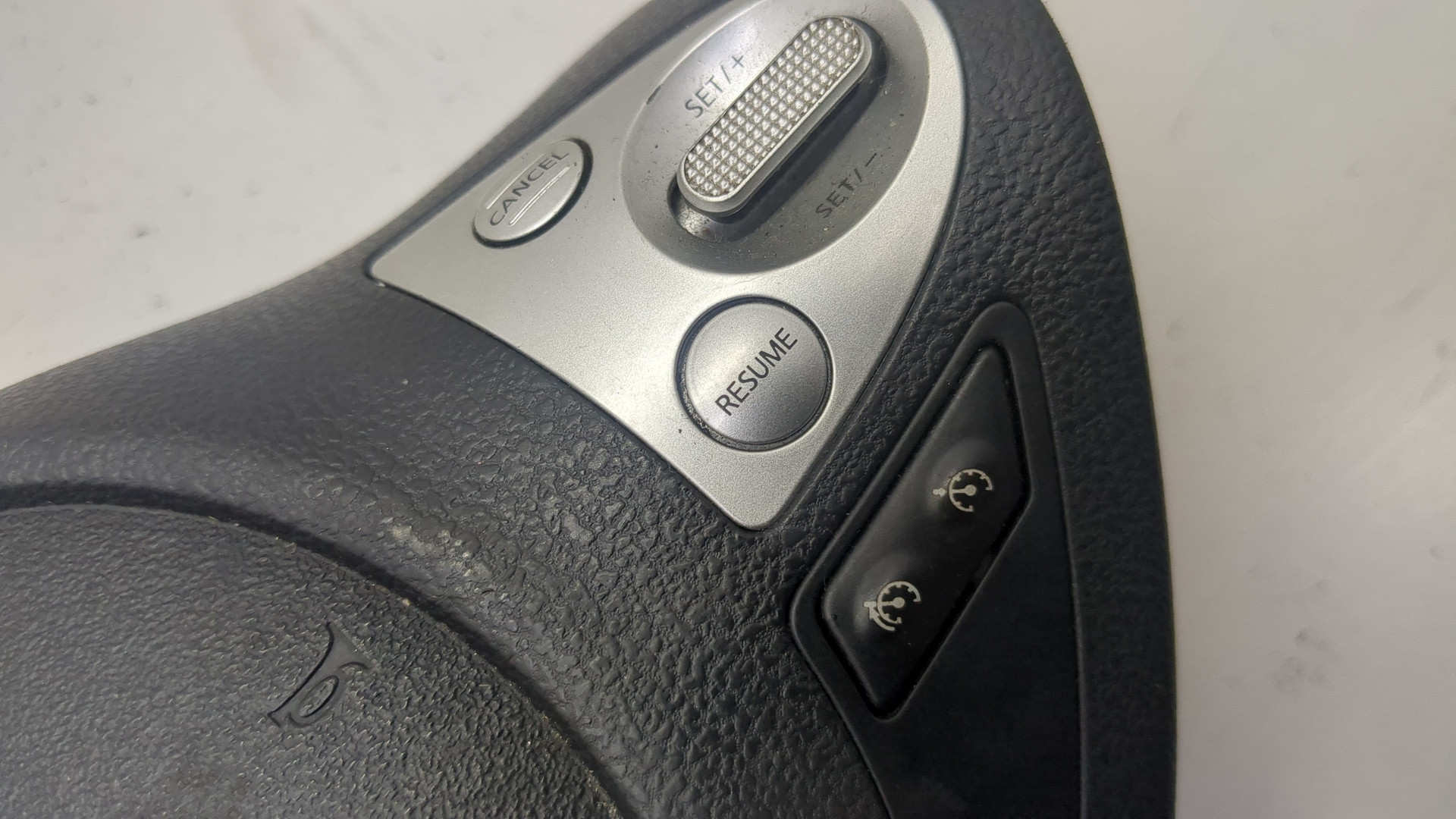 Подушка безопасности в рулевое колесо