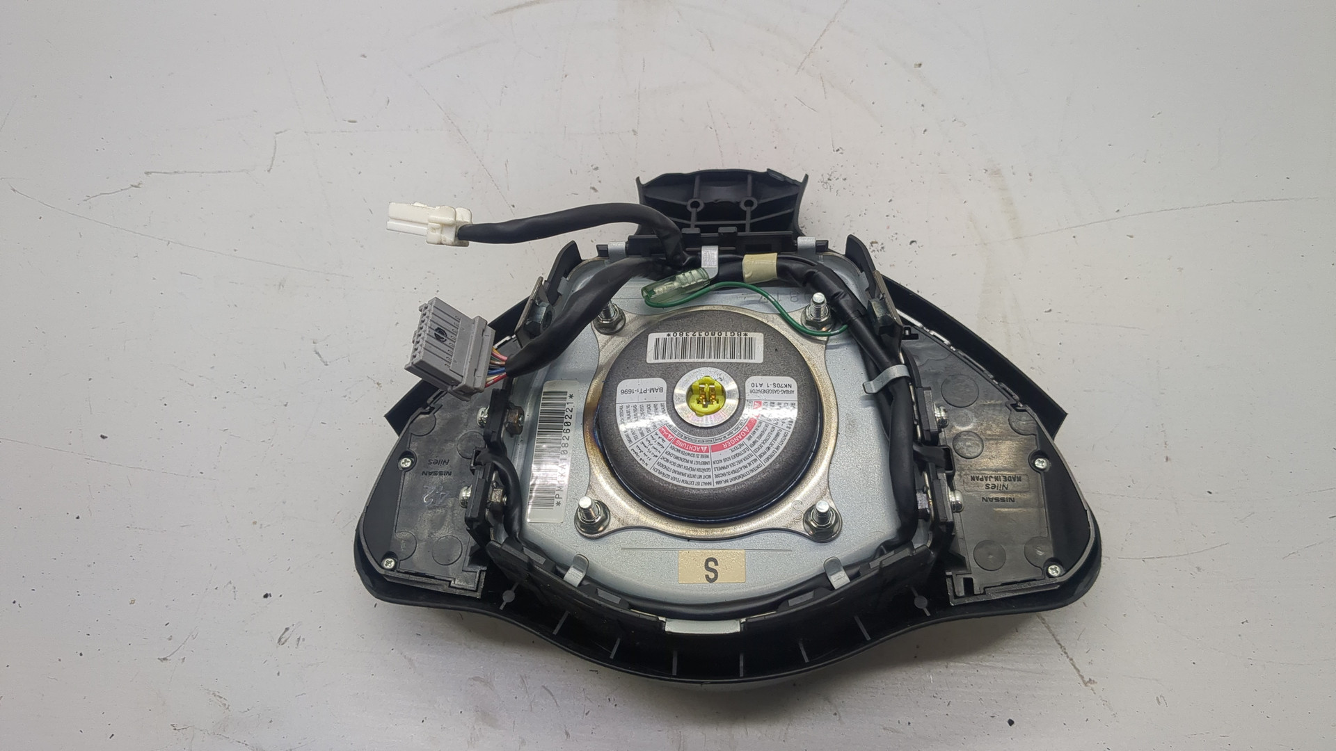 Подушка безопасности в рулевое колесо