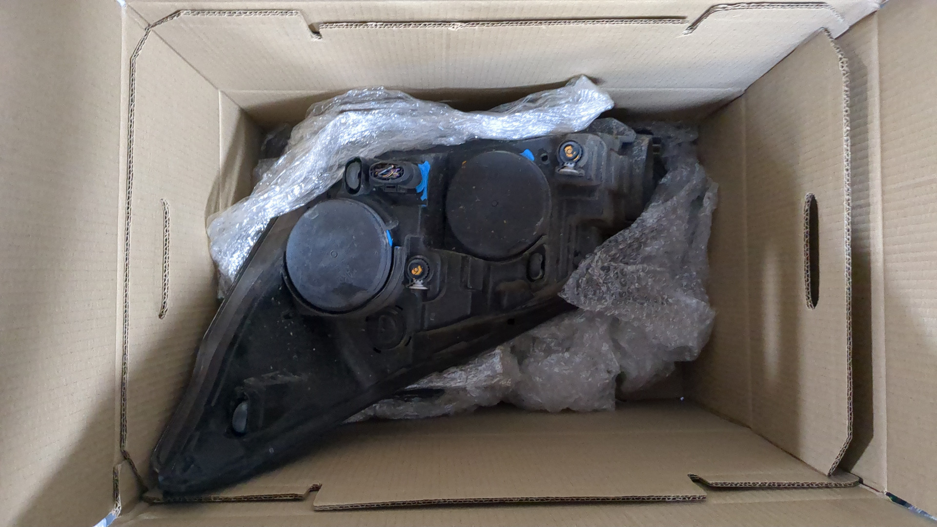 Фара правая