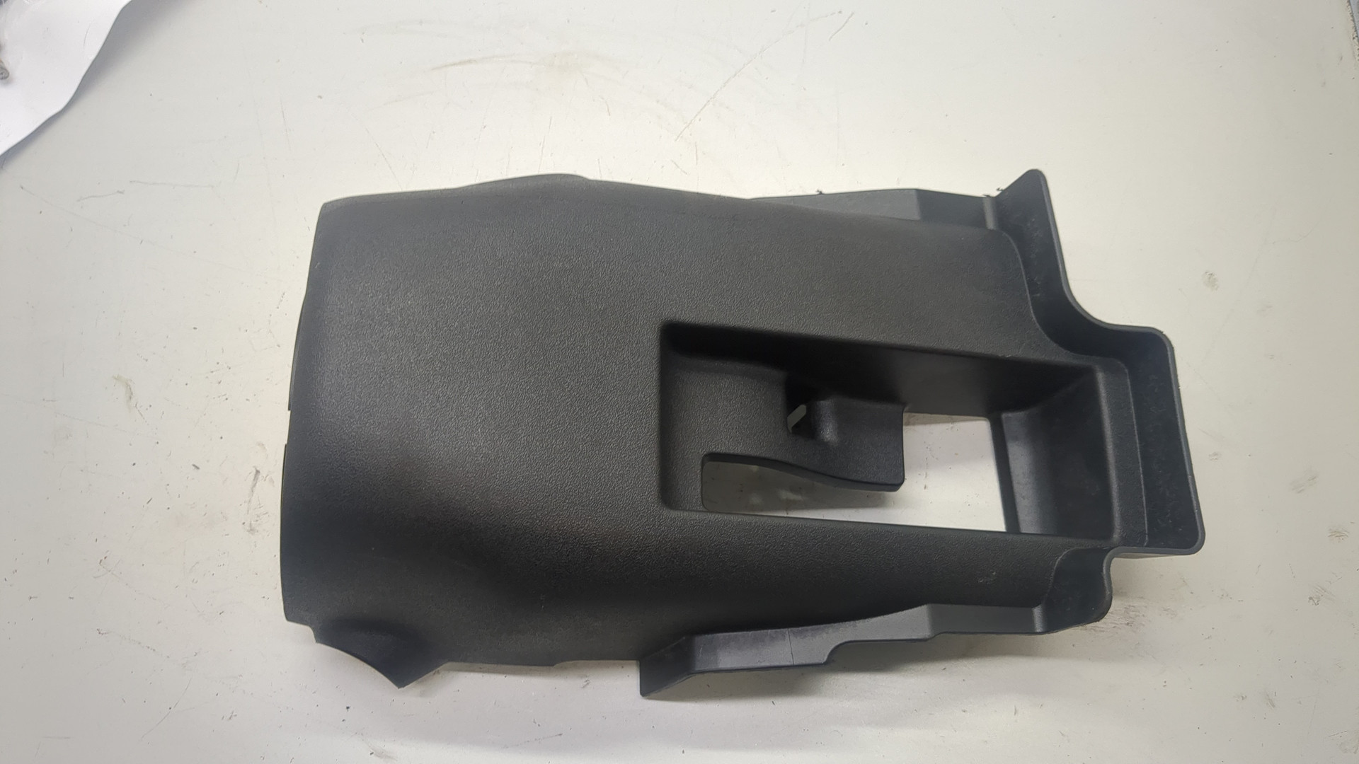 Кожух рулевой колонки