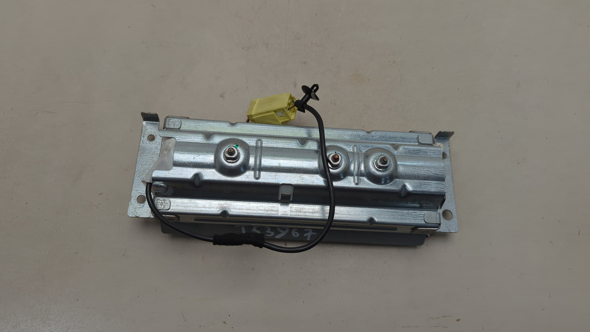 Подушка безопасности пассажирская (в торпедо)