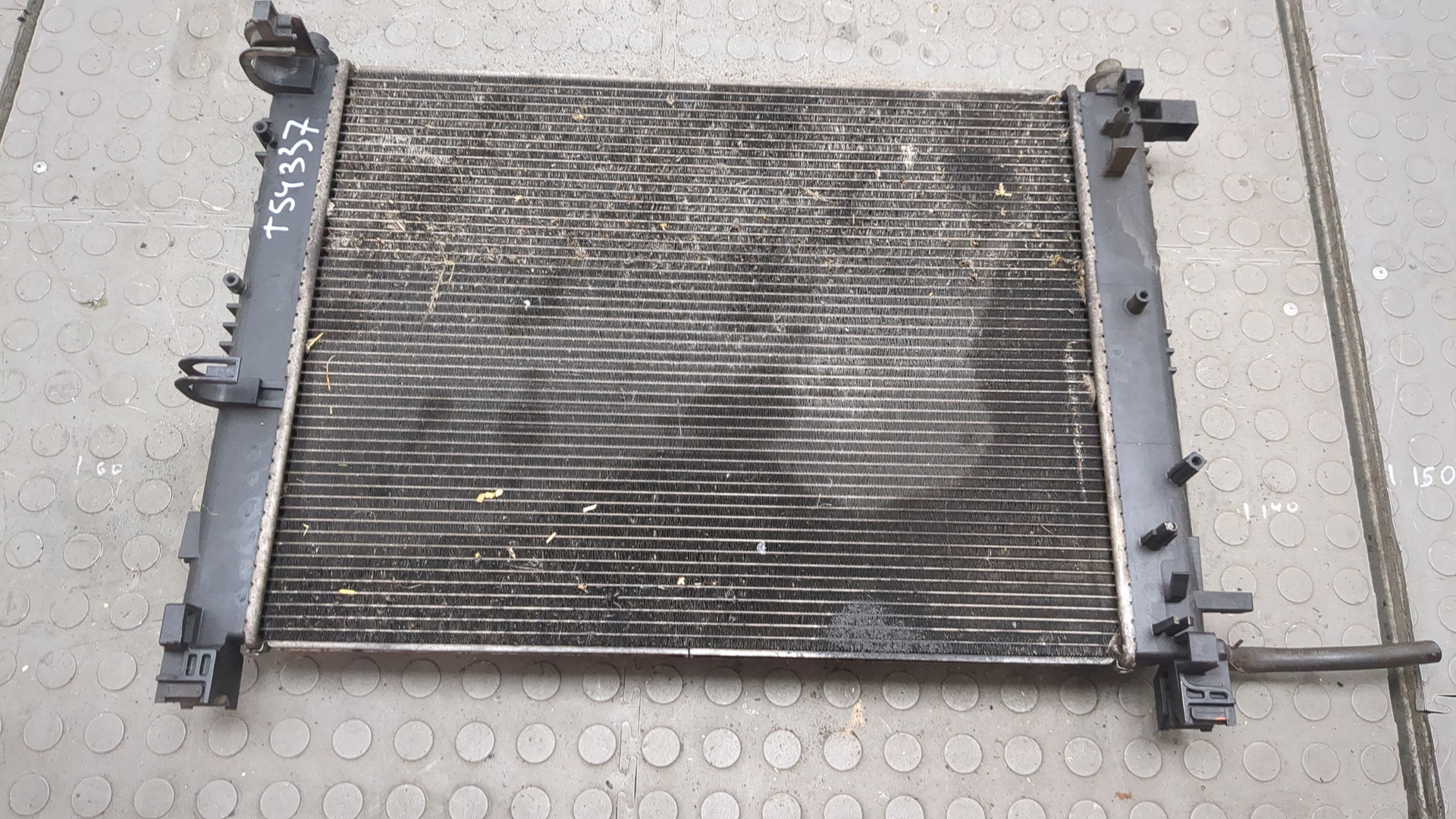 Радиатор охлаждения двигателя основной