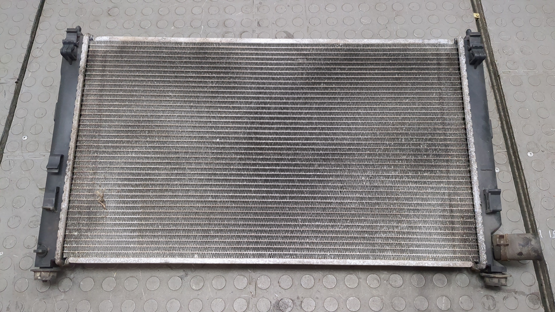 Радиатор охлаждения двигателя основной