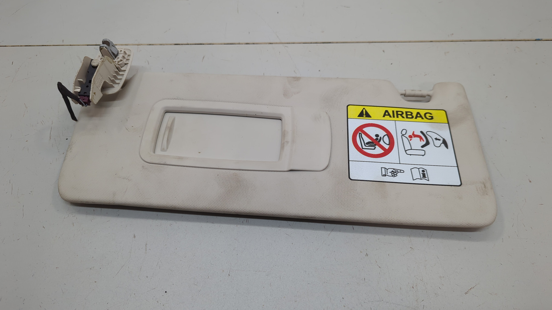 Козырек солнцезащитный