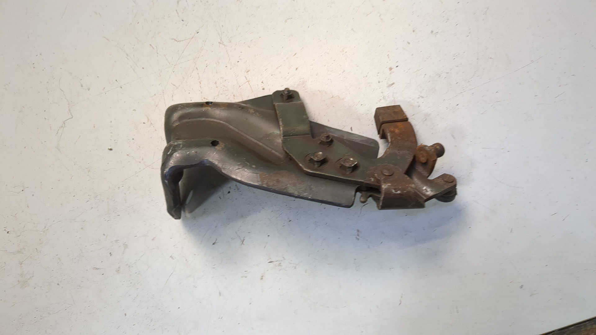 Механизм замка двери