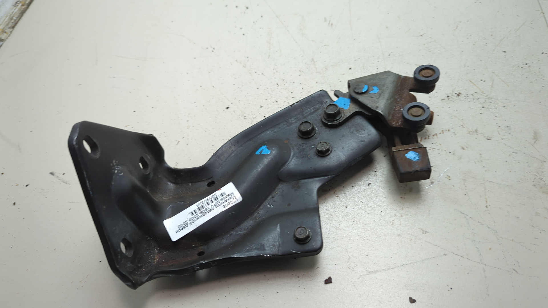 Механизм замка двери