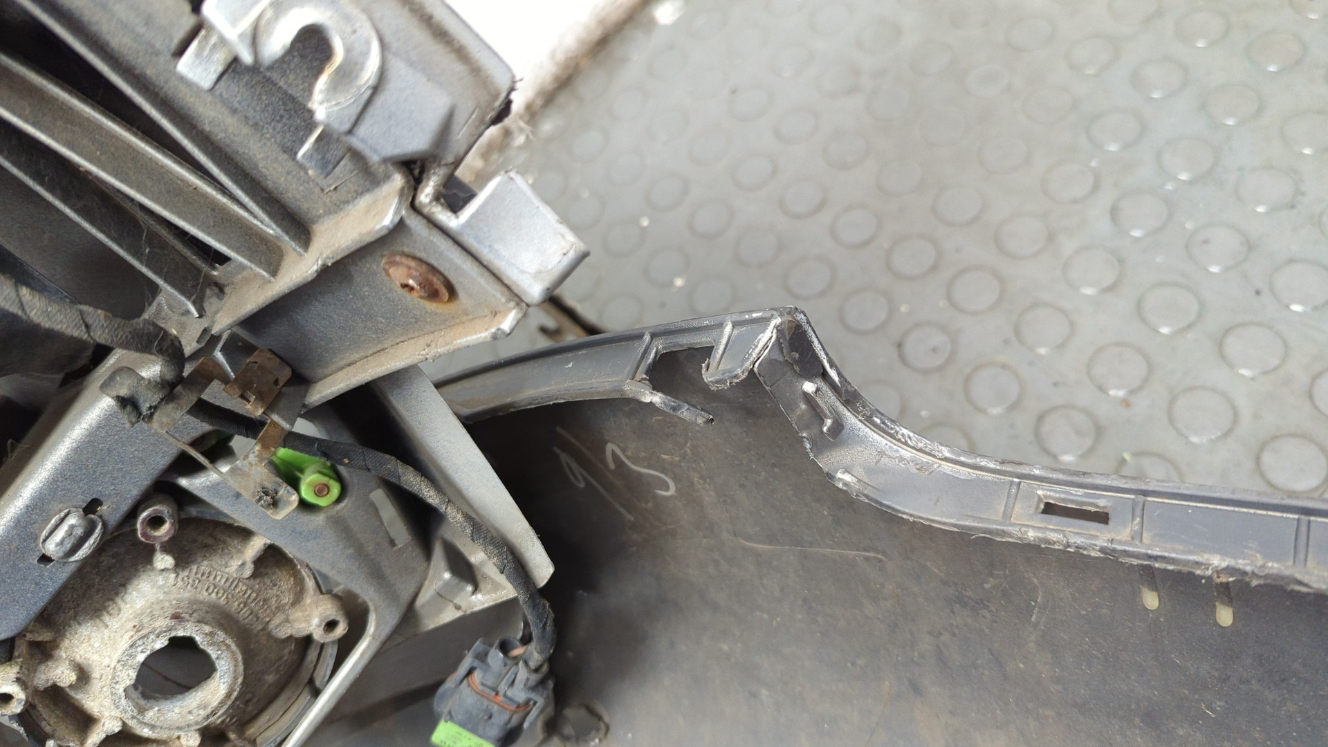 Бампер передний