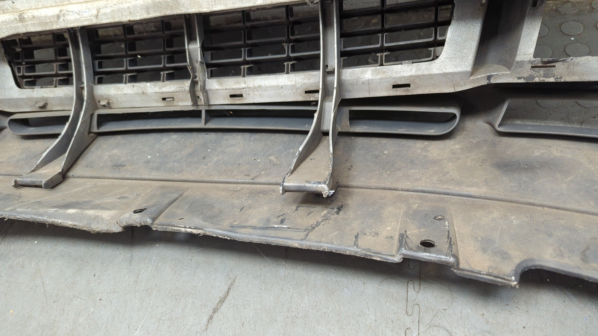 Бампер передний