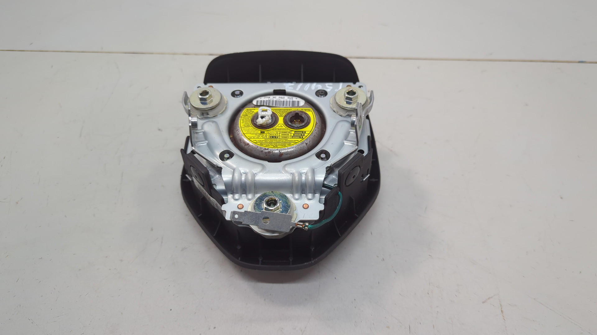 Подушка безопасности в рулевое колесо