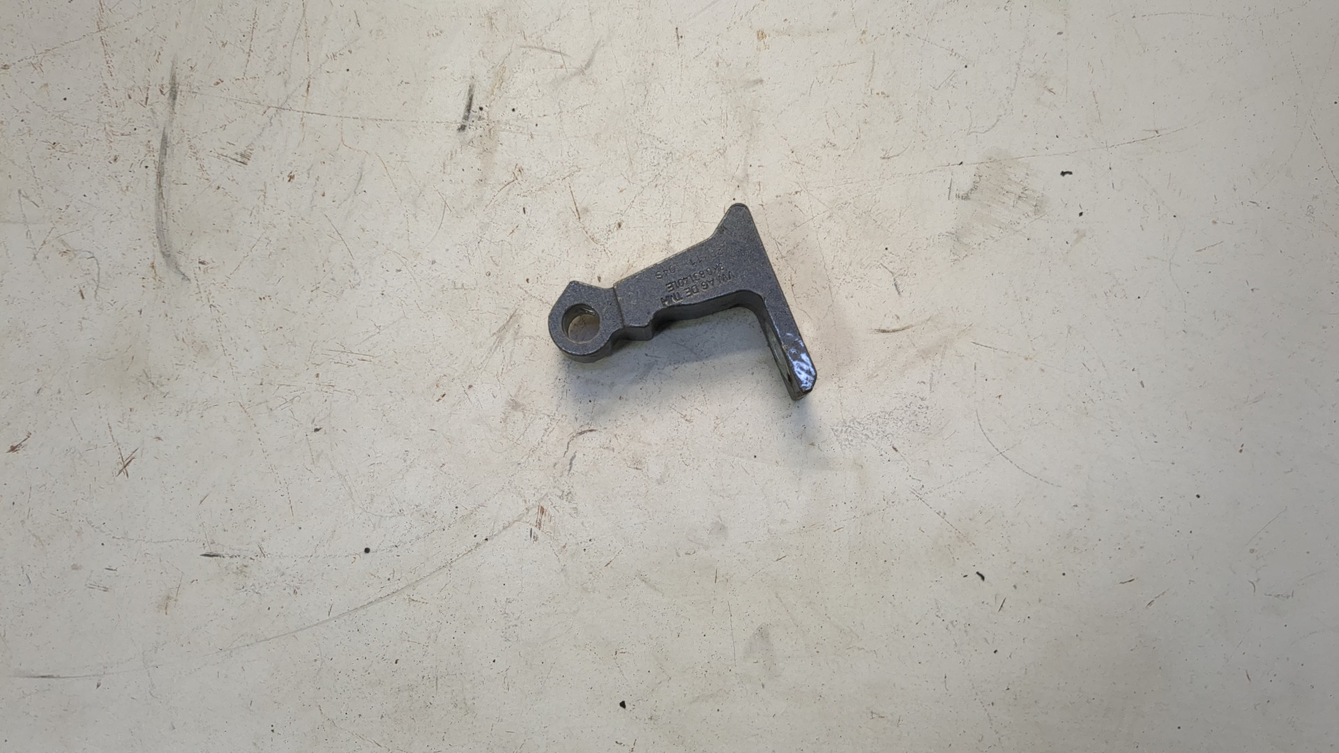 Петля двери