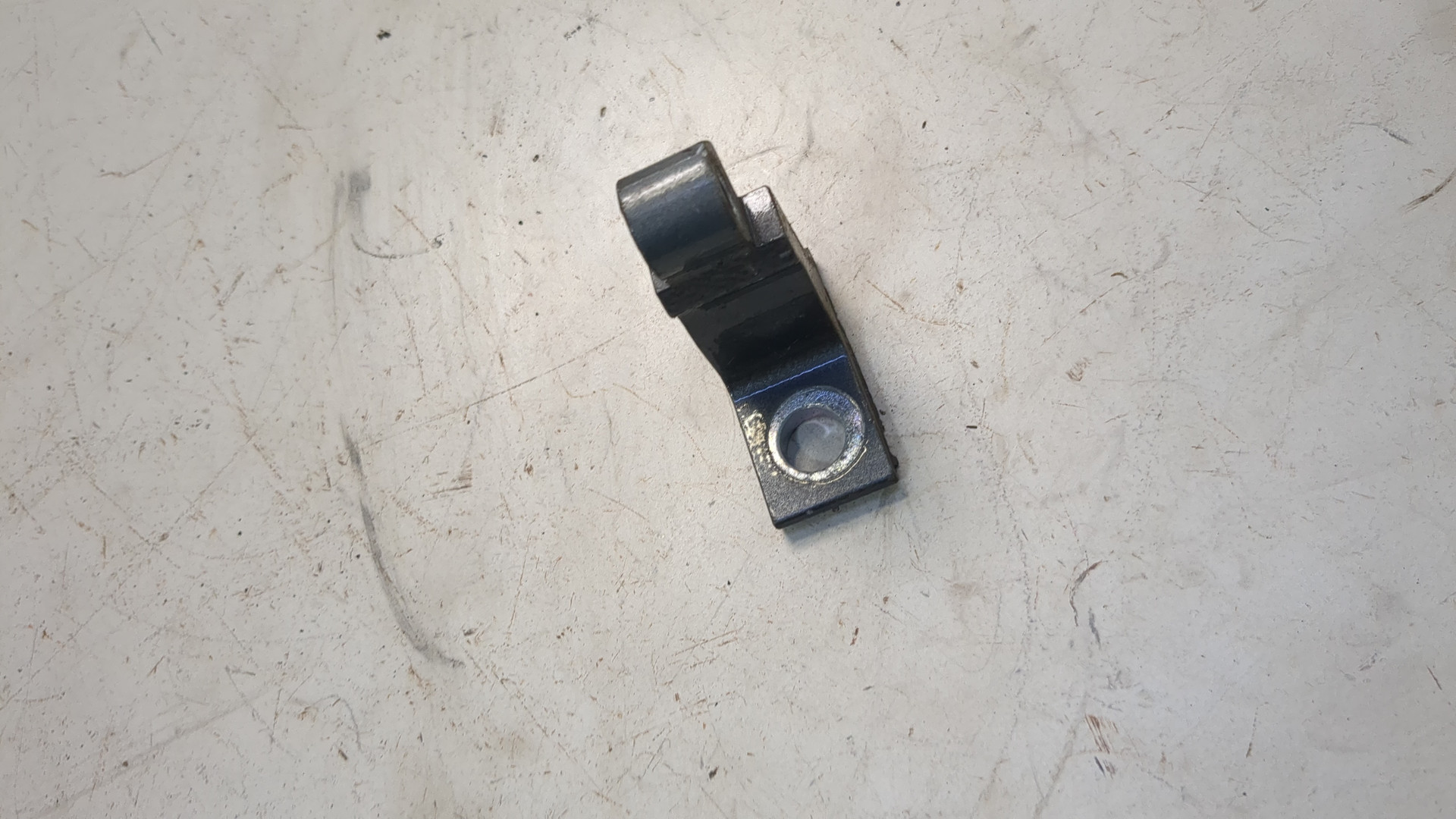 Петля двери